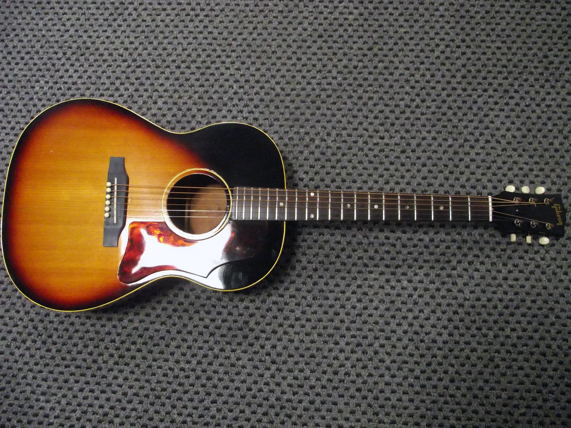 Gibson LG1